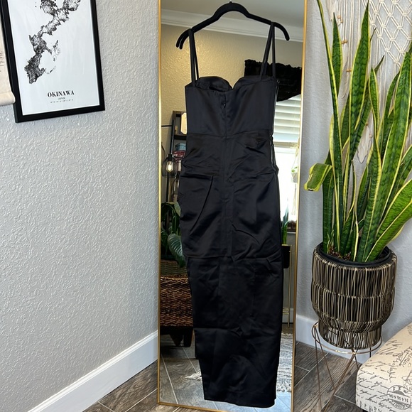 HOUSE OF CB 'Flora' Black Satin Pleated Corset Midi Dress NWOT - Picture 8 of 9